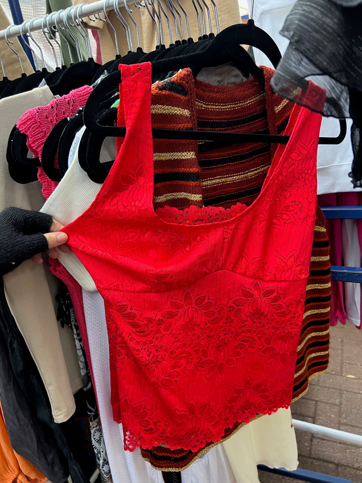 VINTAGE RED LACE TANK